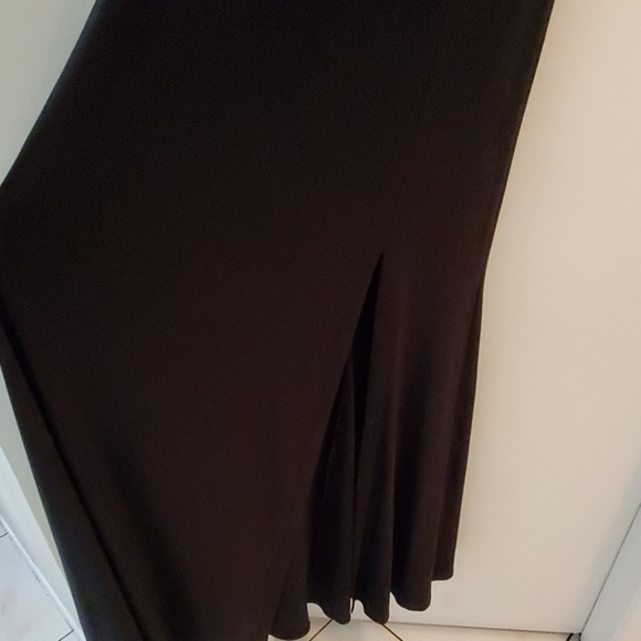 Black gown with detail - Picture 3 of 4